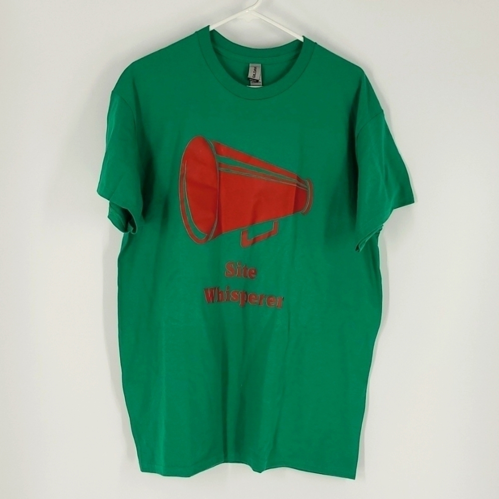 Gildan Size L Green and Red Site Whisperer T-Shirt